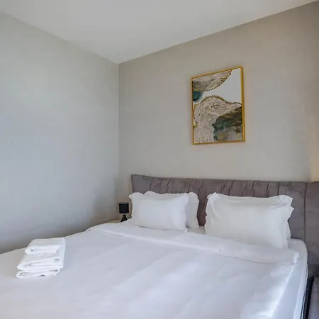 Water Surrounded Beautiful 2Br Apartment Ras al-Khaimah Exterior photo