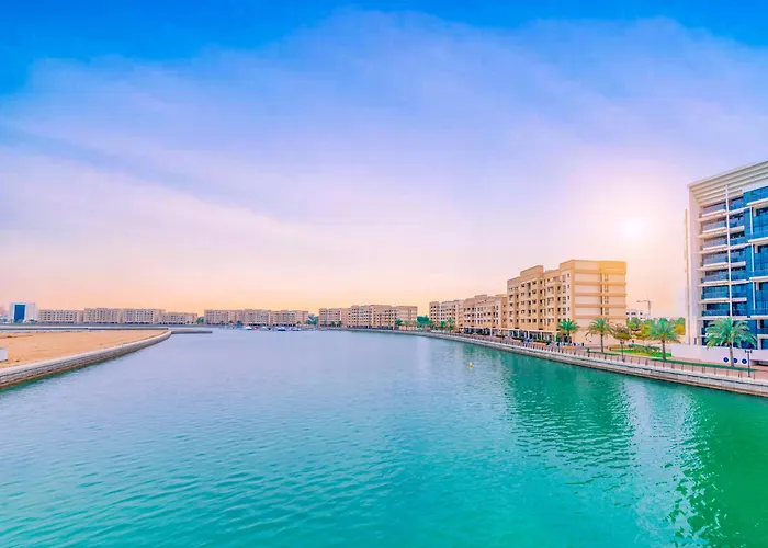 Water Surrounded Beautiful 2Br Apartment