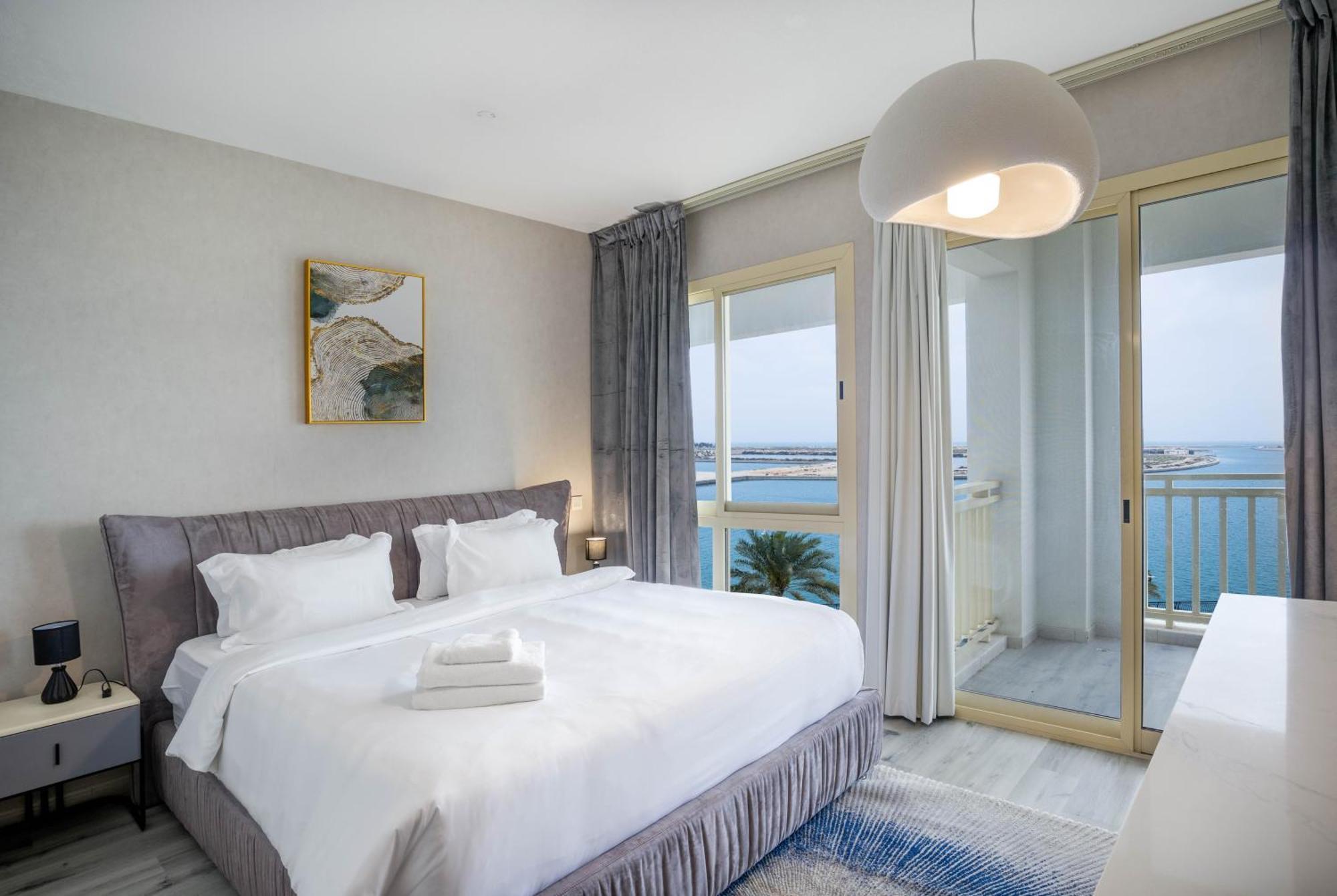 Apartment Water Surrounded Beautiful 2br