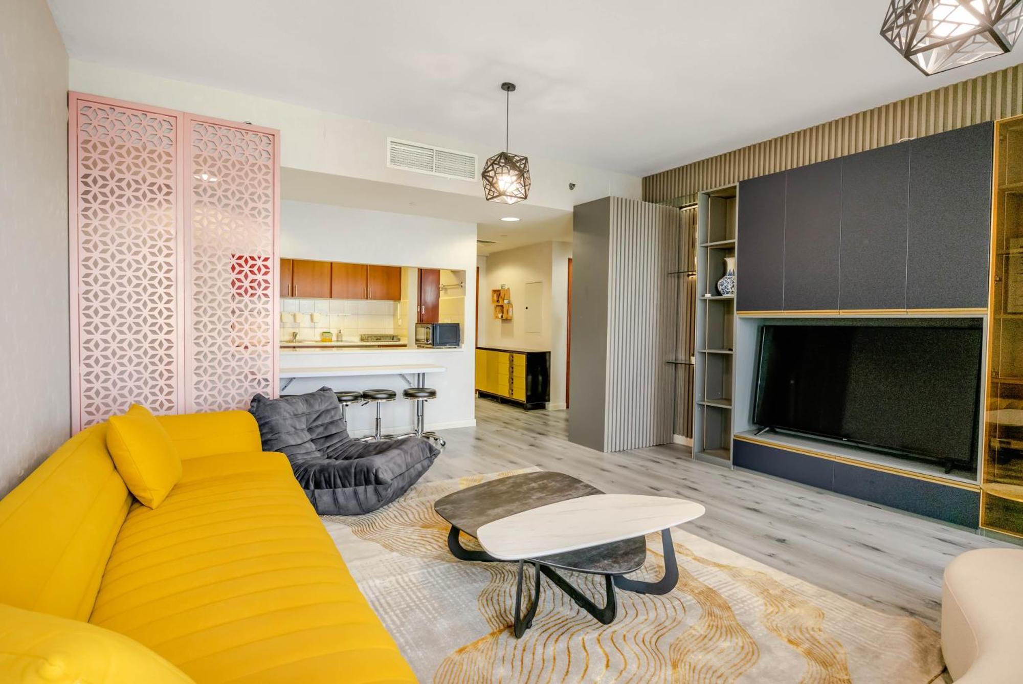 Water Surrounded Beautiful 2br