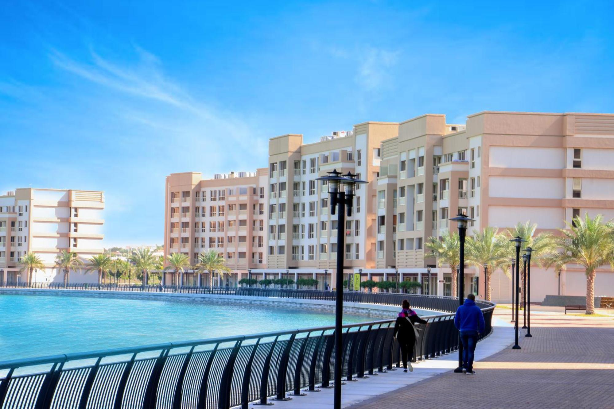 Water Surrounded Beautiful 2br Apartment